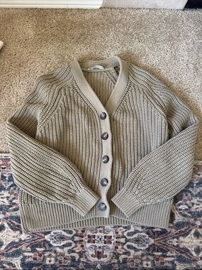 Everlane Chunky Button-Front Cardigan in Taupe
